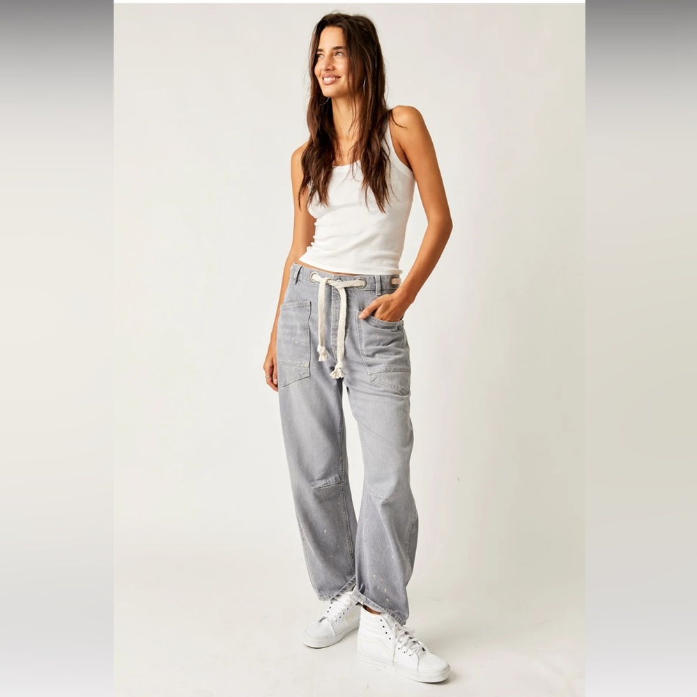 NWOT - We The Free Moxie Pull-On Barrel Jeans - light gray size 25